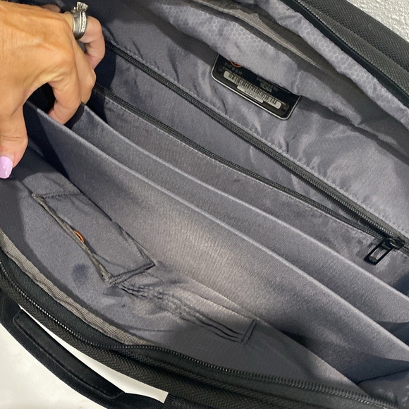 NWOT Tumi T-Tech Essential Gear Laptop / Breifcase, Messenger Bag Shoulder Strap - Picture 11 of 13